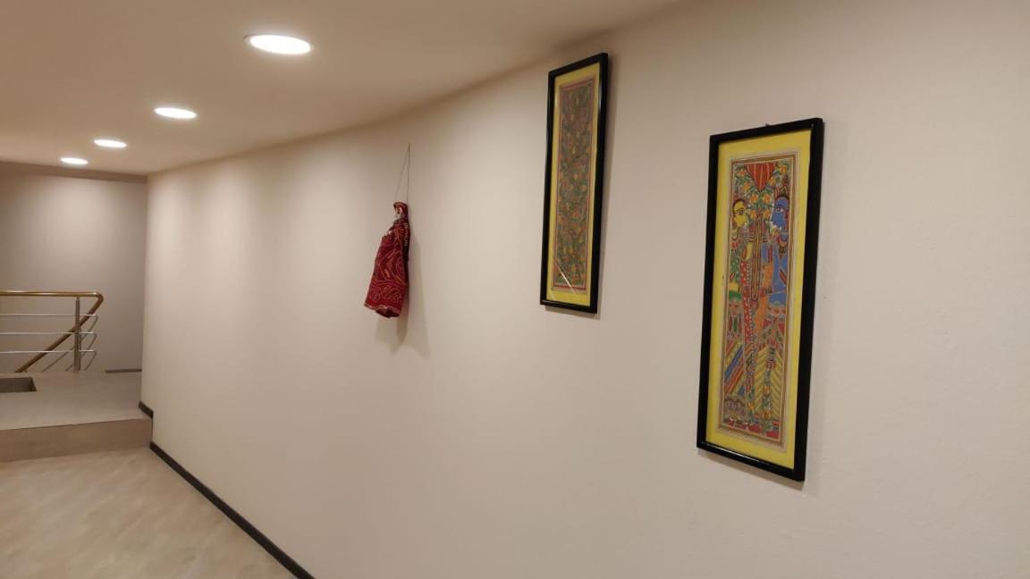 Hotel Shree Gopal Gayatri Lok Erevan Esterno foto