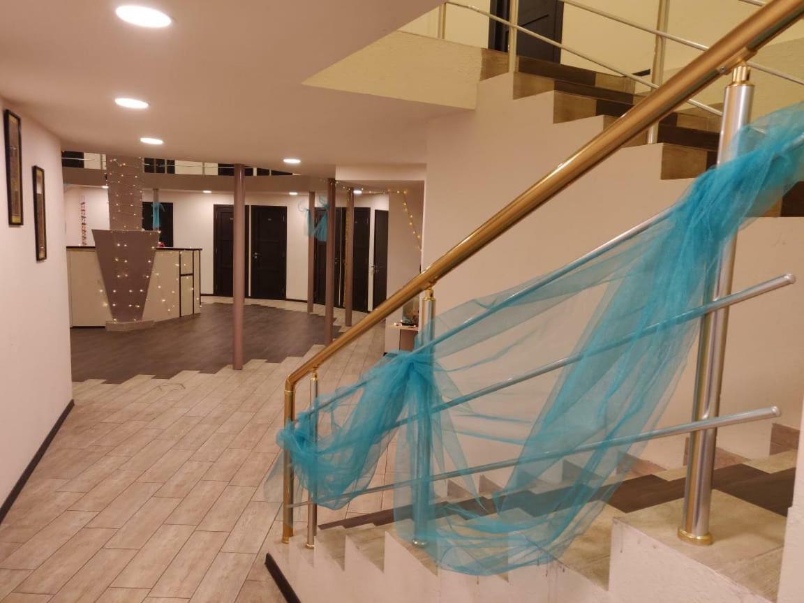 Hotel Shree Gopal Gayatri Lok Erevan Esterno foto