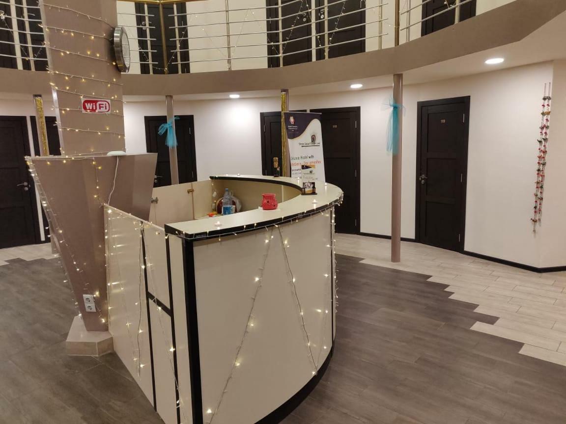 Hotel Shree Gopal Gayatri Lok Erevan Esterno foto